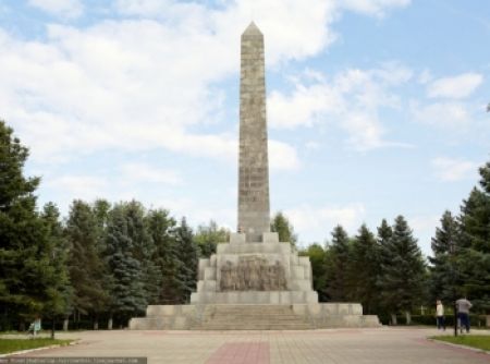 У Обелиска пройдет акция против выходки молодежи, которая танцевала без штанов над вечным огнем