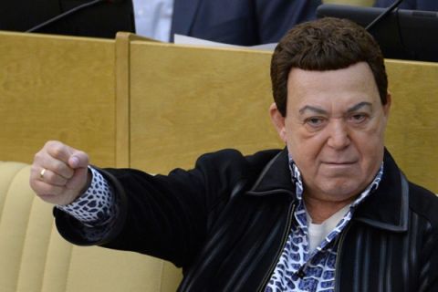И юный Кобзон впереди