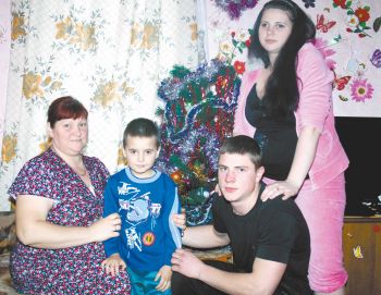 Лариса Николаева с детьми Глебом, Владимиром, Анастасией