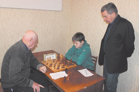 На первенстве Ржева по шахматам лидирует В. Зюзин