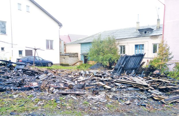 Сгоревшие сараи как элемент городского туризма