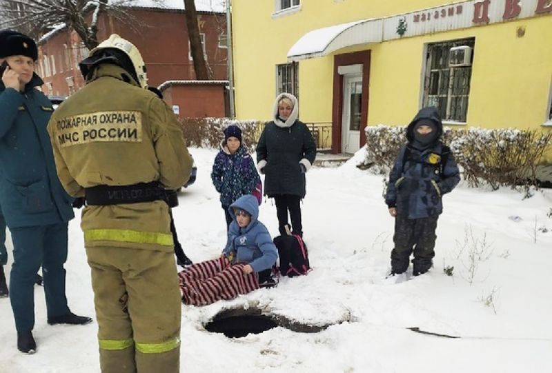 Девочка упала в колодец