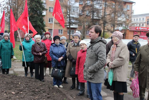 О запрещенном шествии и разрешенном митинге