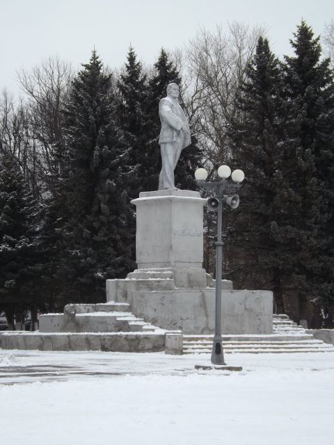 Памятник Ленину сносить не собираются