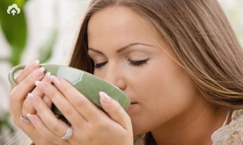 Три напитка для регулирования гормонов: женщинам пить каждый день