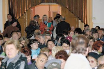 Кто прислушивается к публичным слушаниям?